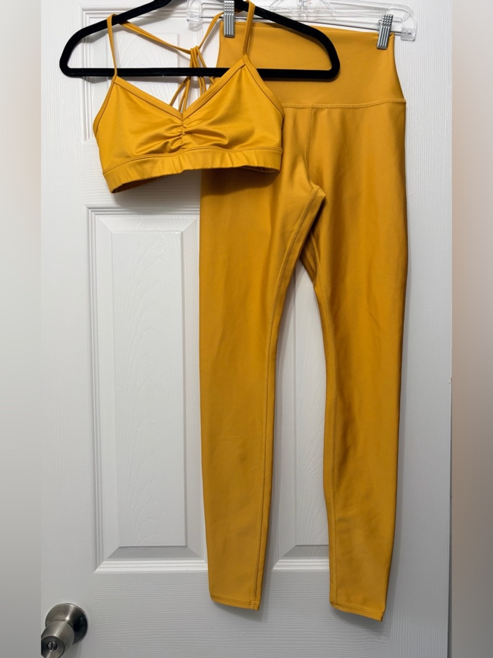 ALO Yoga Airlift legging &  Bra & Set size small